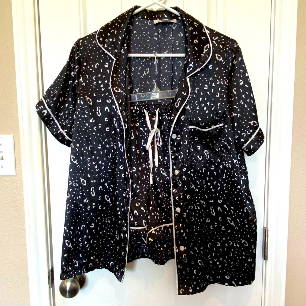 She + Sky Leopard Print Silky Pajama Set Women’s Size Large